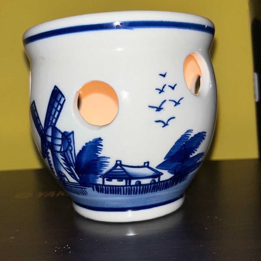 Delft Blue tulip pot with windmills, trees, birds, ships,etc. 4” Tall